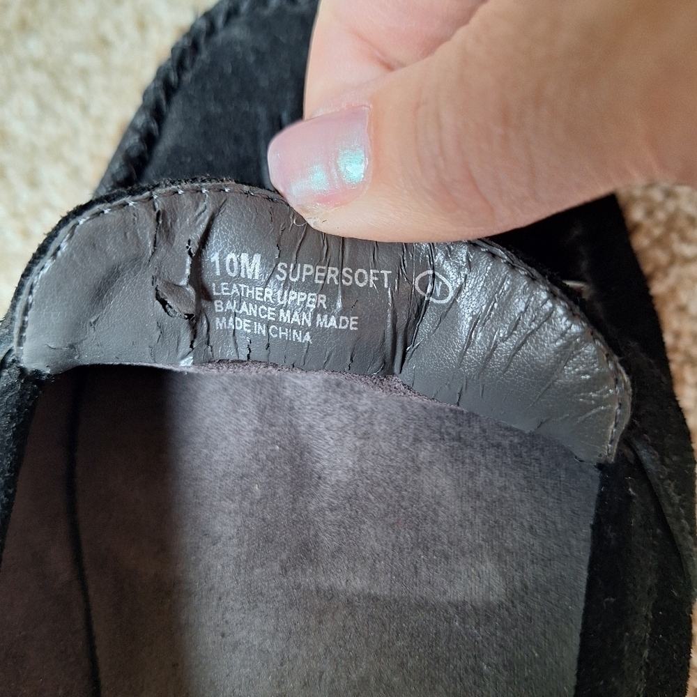 Aerosoles StitchNTurn Womens Black Suede Slip On Tassel Chain Flats Size 10M - Picture 7 of 9